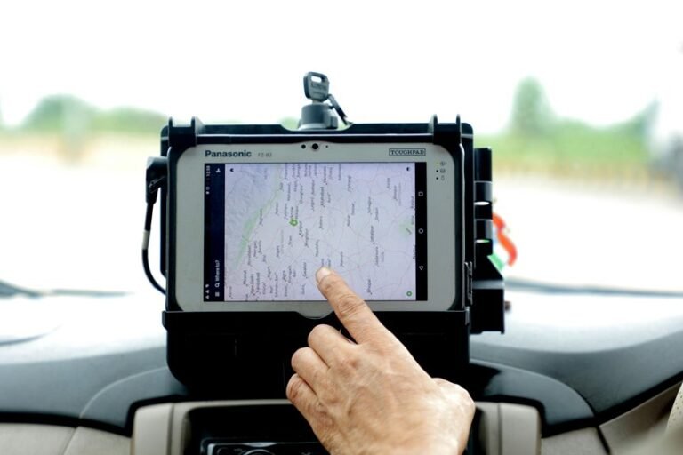 car gps tracking technology