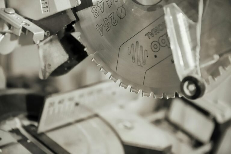 saw blade cutting factors